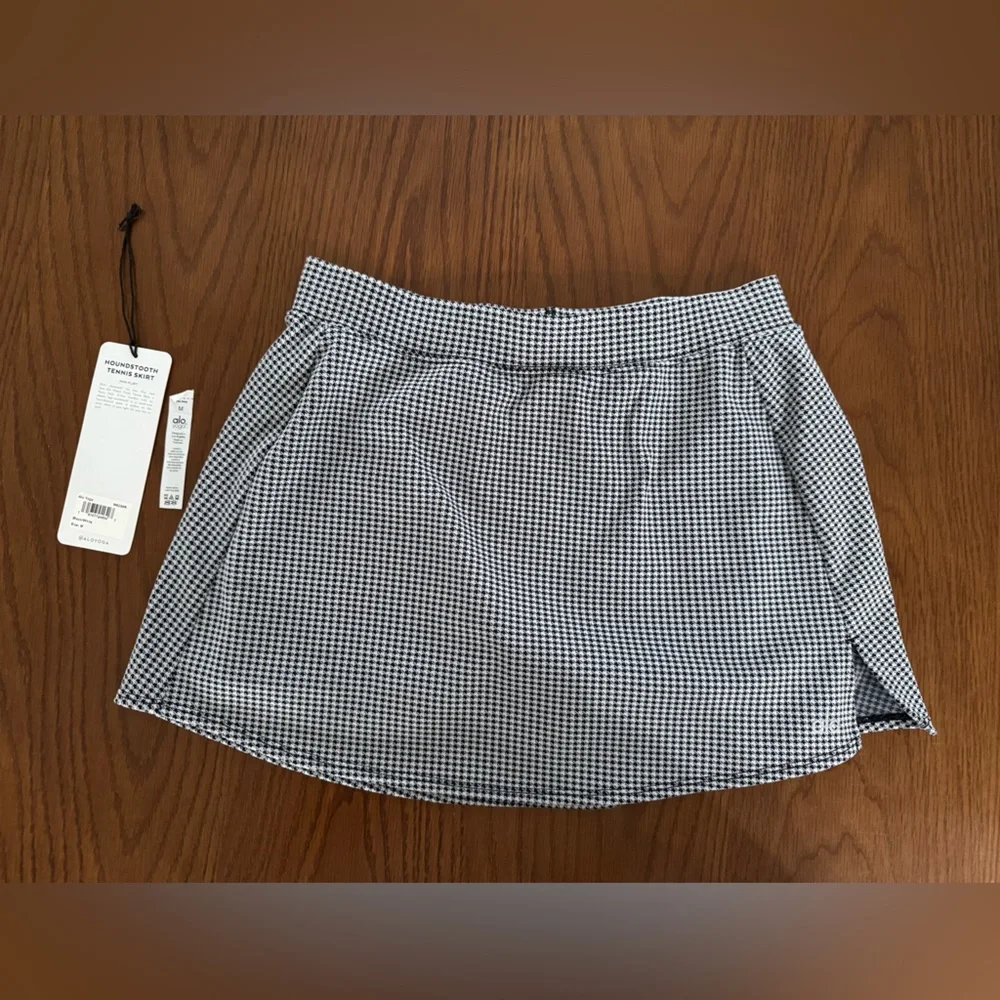 ALO Yoga Black and White Mini Skirt
